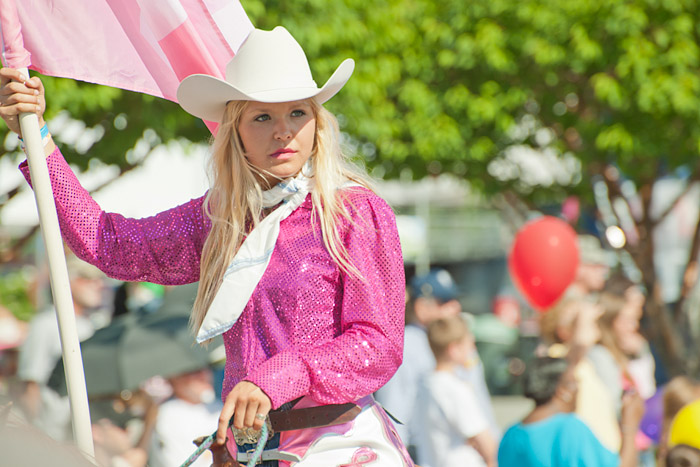 Equestrians promote breast cancer awareness.